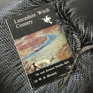 Lancashire Witch Country W.R. Mitchell 1972 Paperback Dalesman Pendle